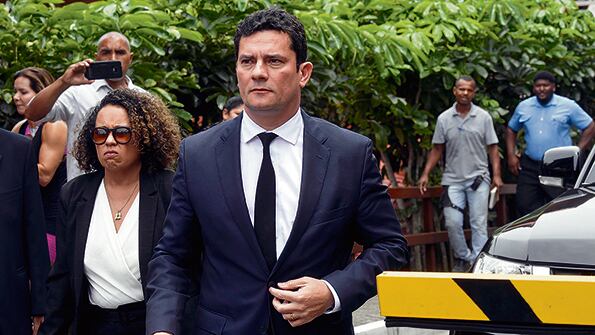 Moro no pudo resistir a las mieles del poder y dio el sí para sumarse al gabinete de Bolsonaro como ministro de Justicia.