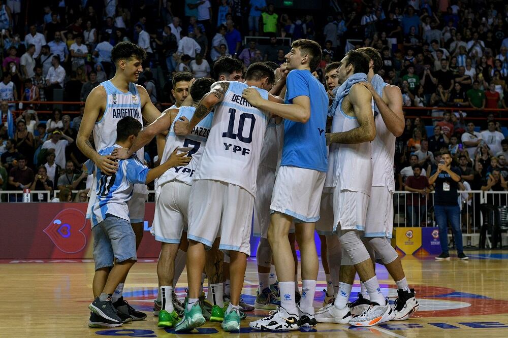 El festejo argentino tras la victoria ante Canadá
