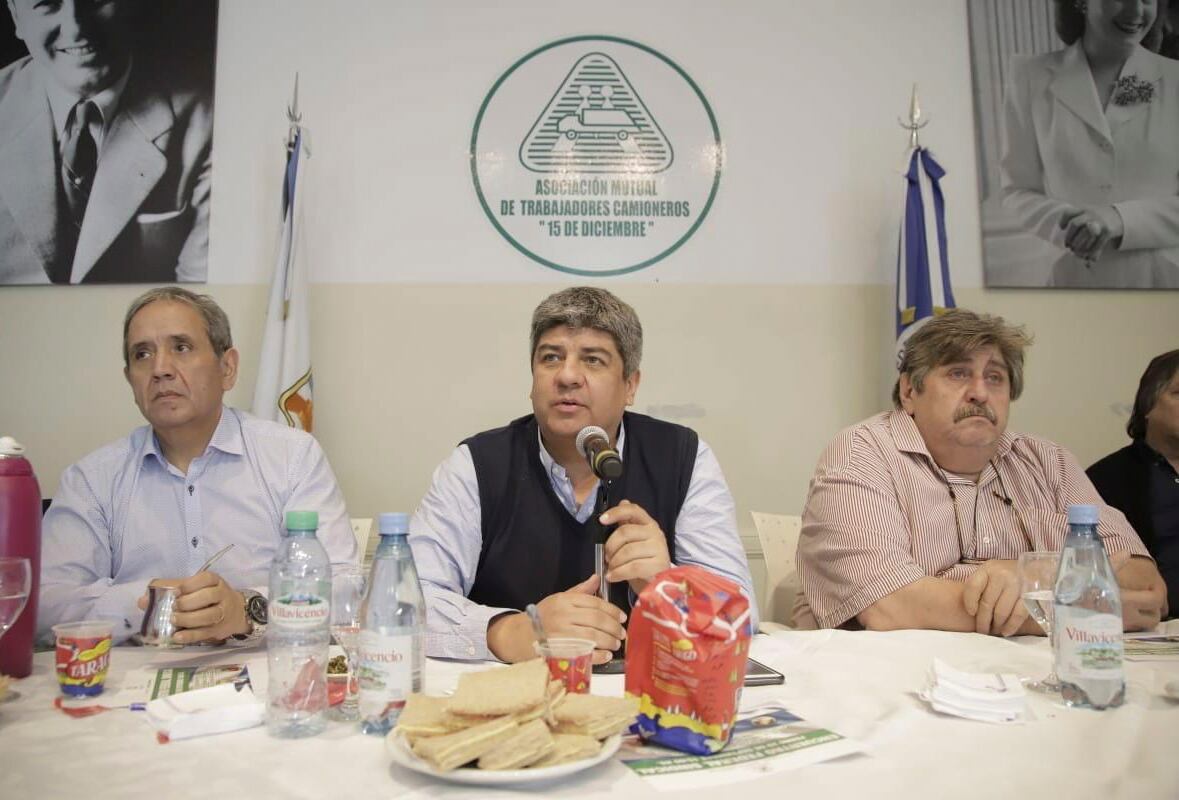Sergio Palazzo, Pablo Moyano y Ricardo Pignanelli durante la conferencia de prensa del Frente Sindical