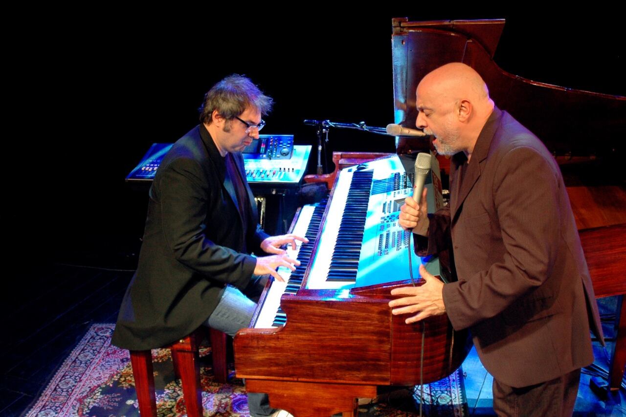 El dúo debutó en 1991 con el disco "Postales de este lado del mundo".