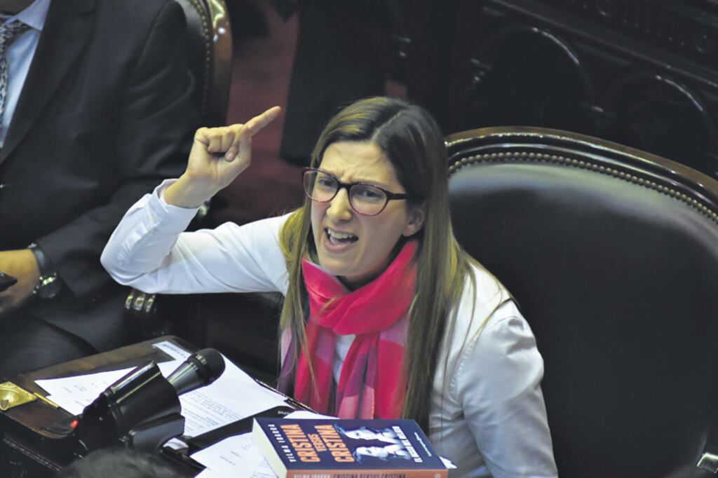Lospennato quedó ayer en el centro de la escena por difundir parte de un correo de Massa a sus diputados.