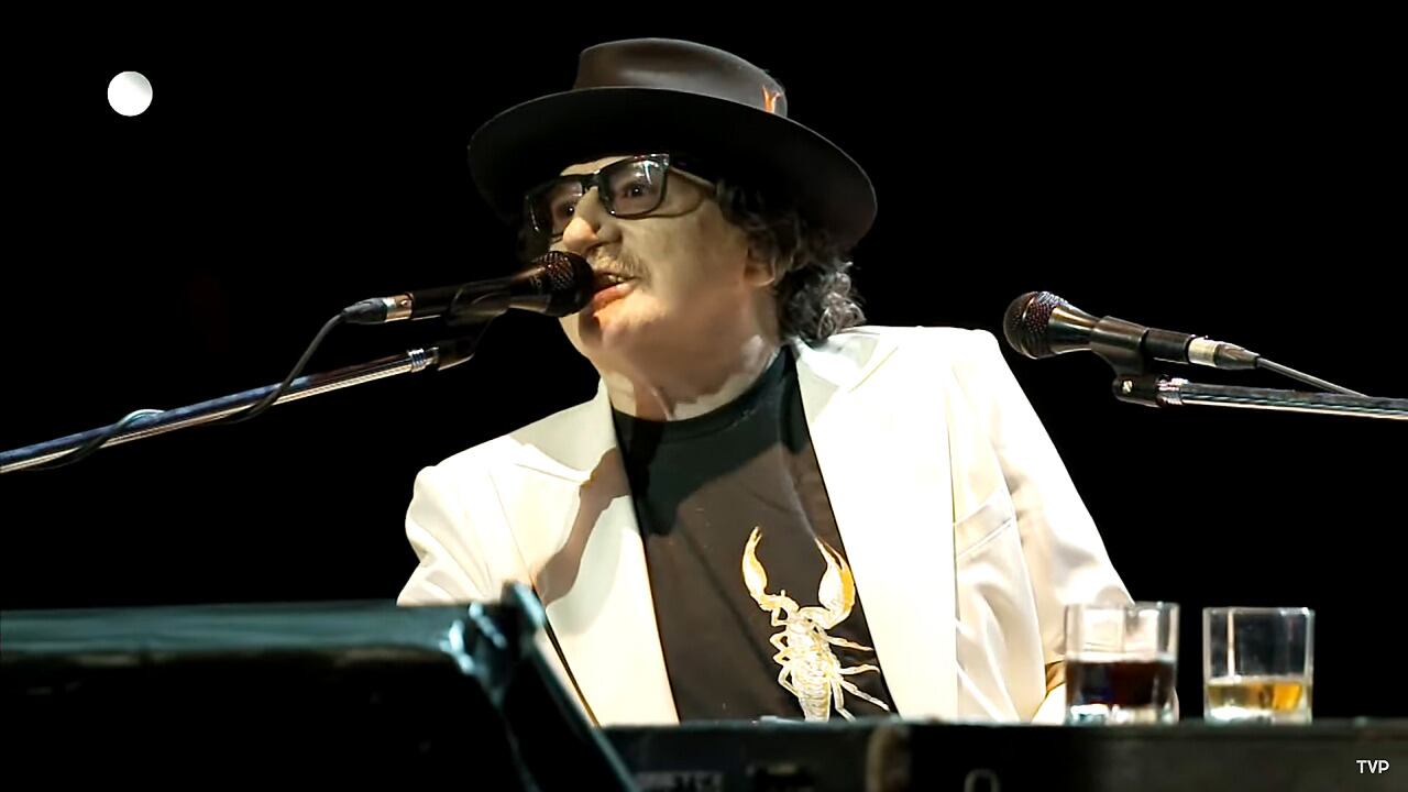 Charly García apareció en el escenario sin previo aviso.