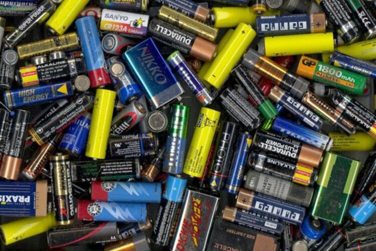 La nueva ley parece un punto de partida para comenzar a darles un destino responsable a las pilas y baterías en desuso.