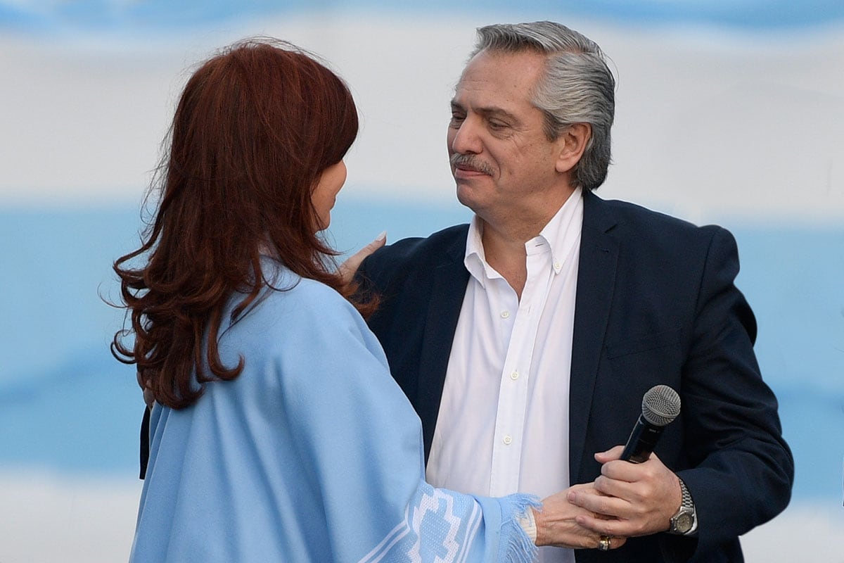 “Preparate, porque vas a laburar como nunca antes”, le dijo Alberto Fernández a Santiago Cafiero cuando le contó que había sido elegido por Cristina Fernández de Kirchner para ser el candidato del ahora Frente de Todos.