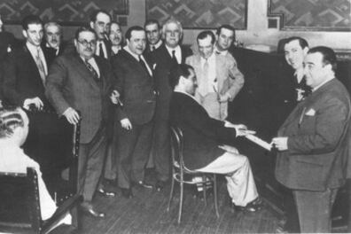 Registro de Federico García Lorca tocando el piano en el Club Español de Rosario.