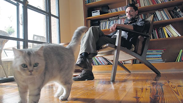 Bergal presenta a “una familia muy rara”, de corte por momentos felliniano.