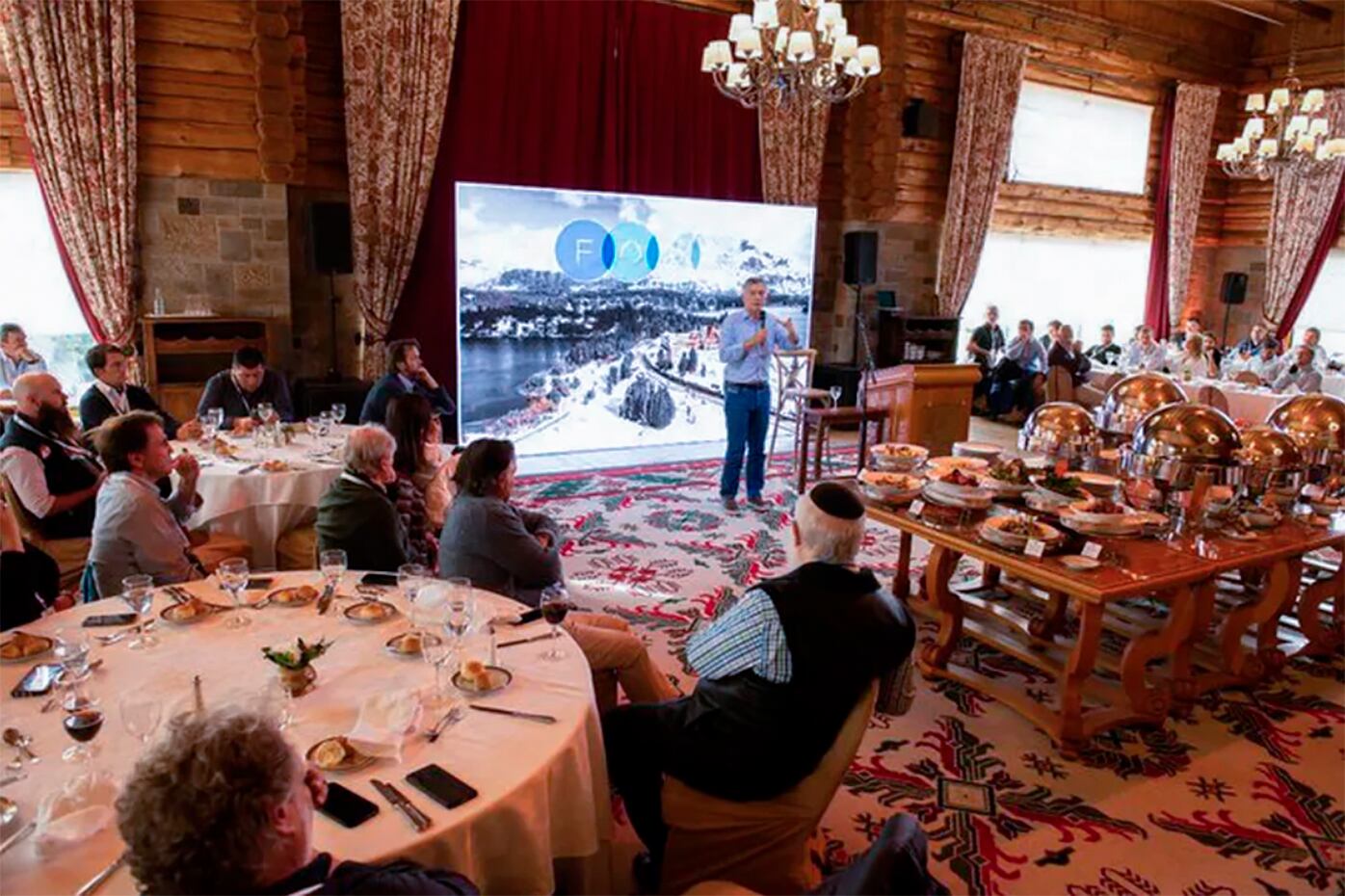 Mauricio Macri en Bariloche ante el Foro Llao Llao.