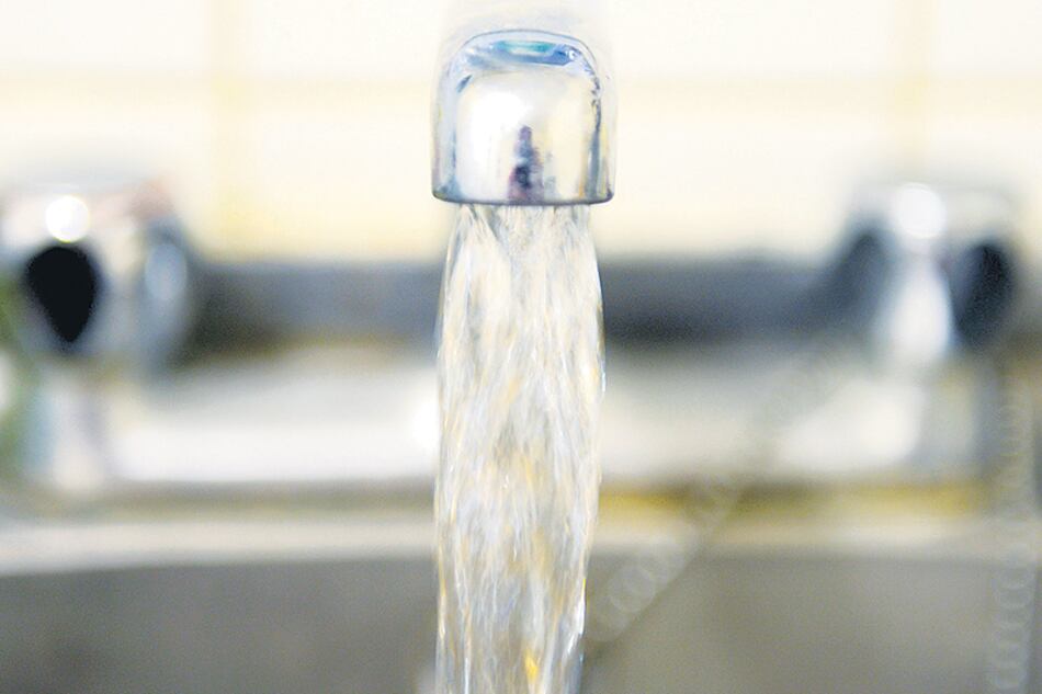 La factura mínima mensual por acceso al agua potable será de 130 pesos. Con servicio de cloaca, 260 pesos.