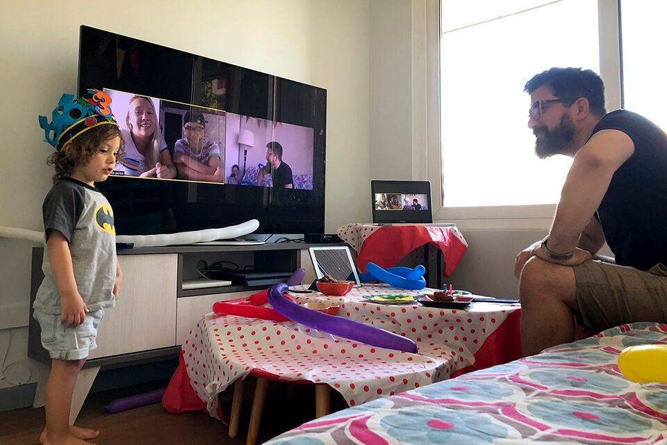 La palabra es esencial para acortar tiempo y habitar espacios