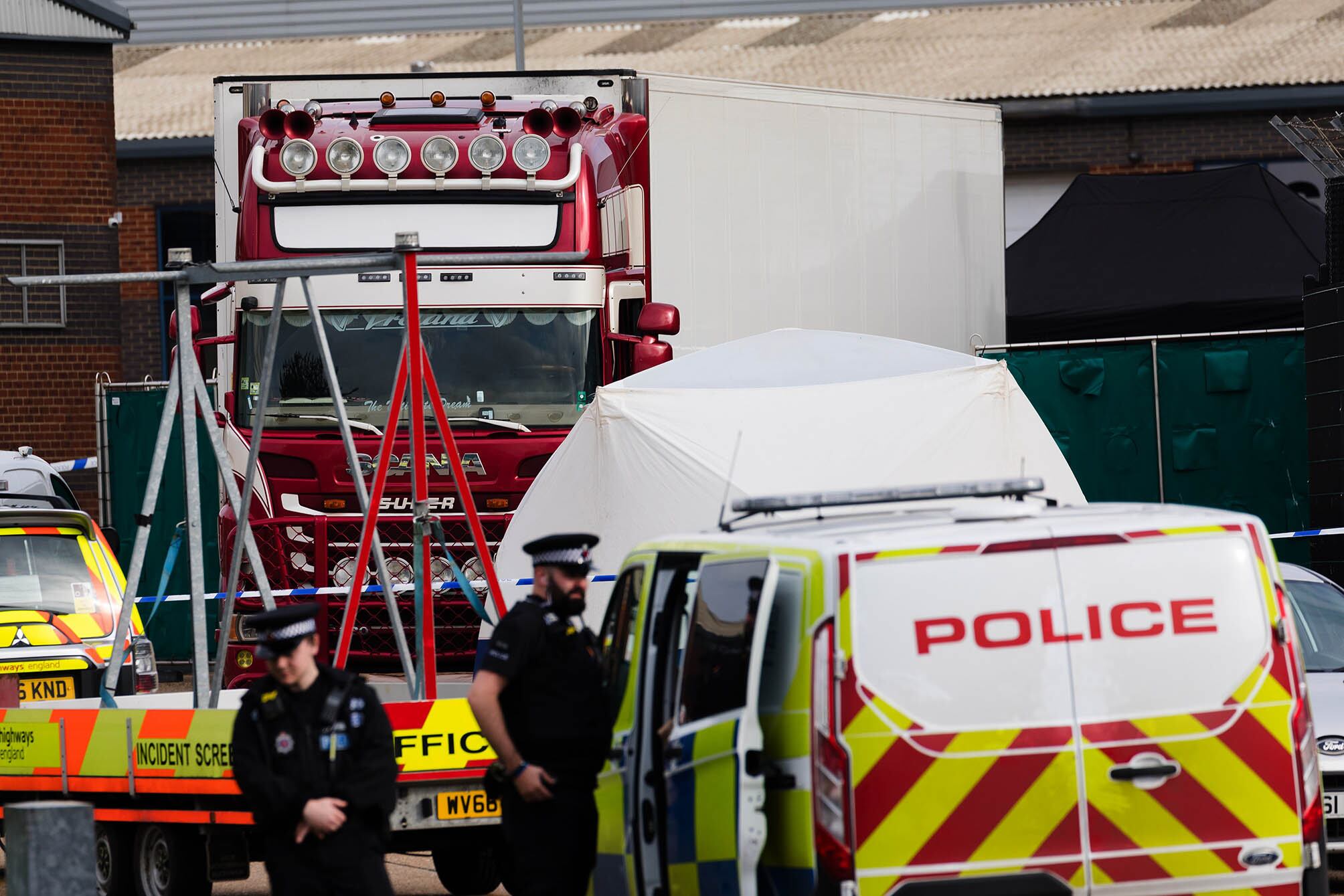 El camión que transportaba a los 39 inmigrantes muertos en Essex.