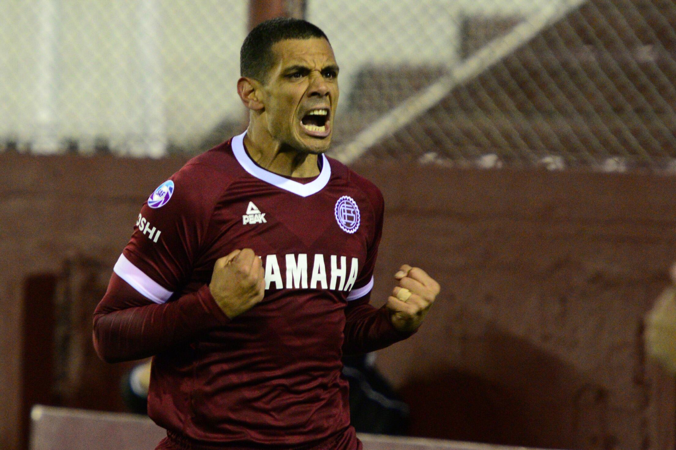 José Sand, goleador del puntero Lanús.