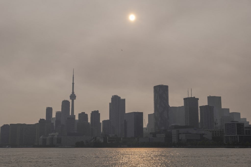 La ciudad de Toronto, afectada por el humo de los incendios forestales en las provincias de Quebec y Nueva Escocia