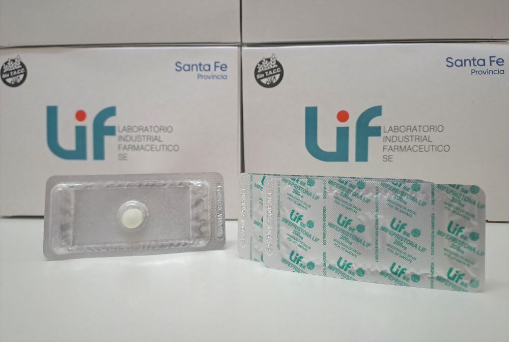 Un solo comprimido de mifepristona inicia el proceso del aborto. 