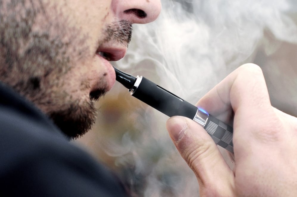 En Argentina, el consumo de cigarrillos electrónicos alcanzó en forma exclusiva al 3% de los adolescentes. (Foto: Télam)