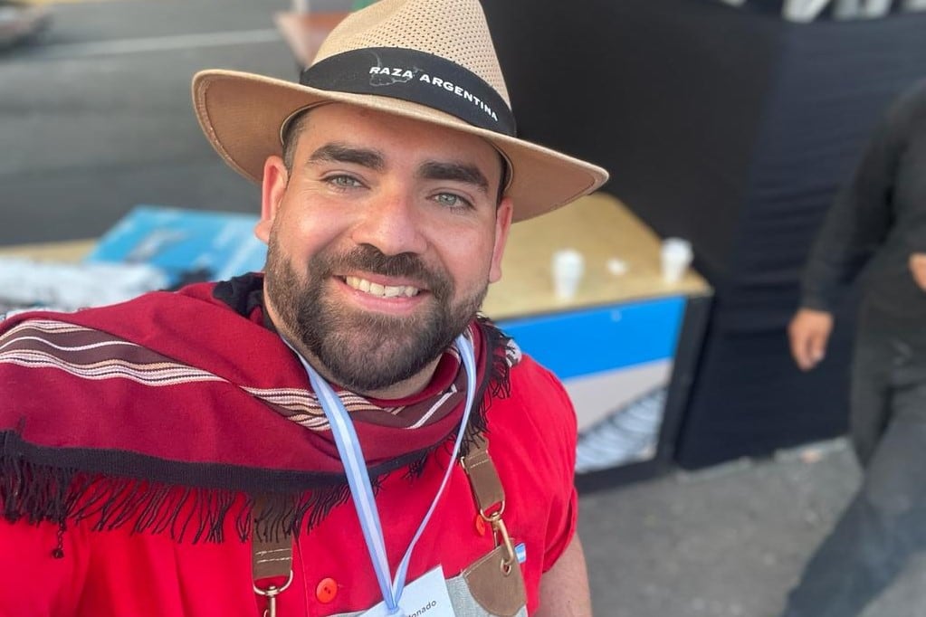 Diego Maldonado cocinó con los mejores parrilleros del país y se llevó el segundo premio.