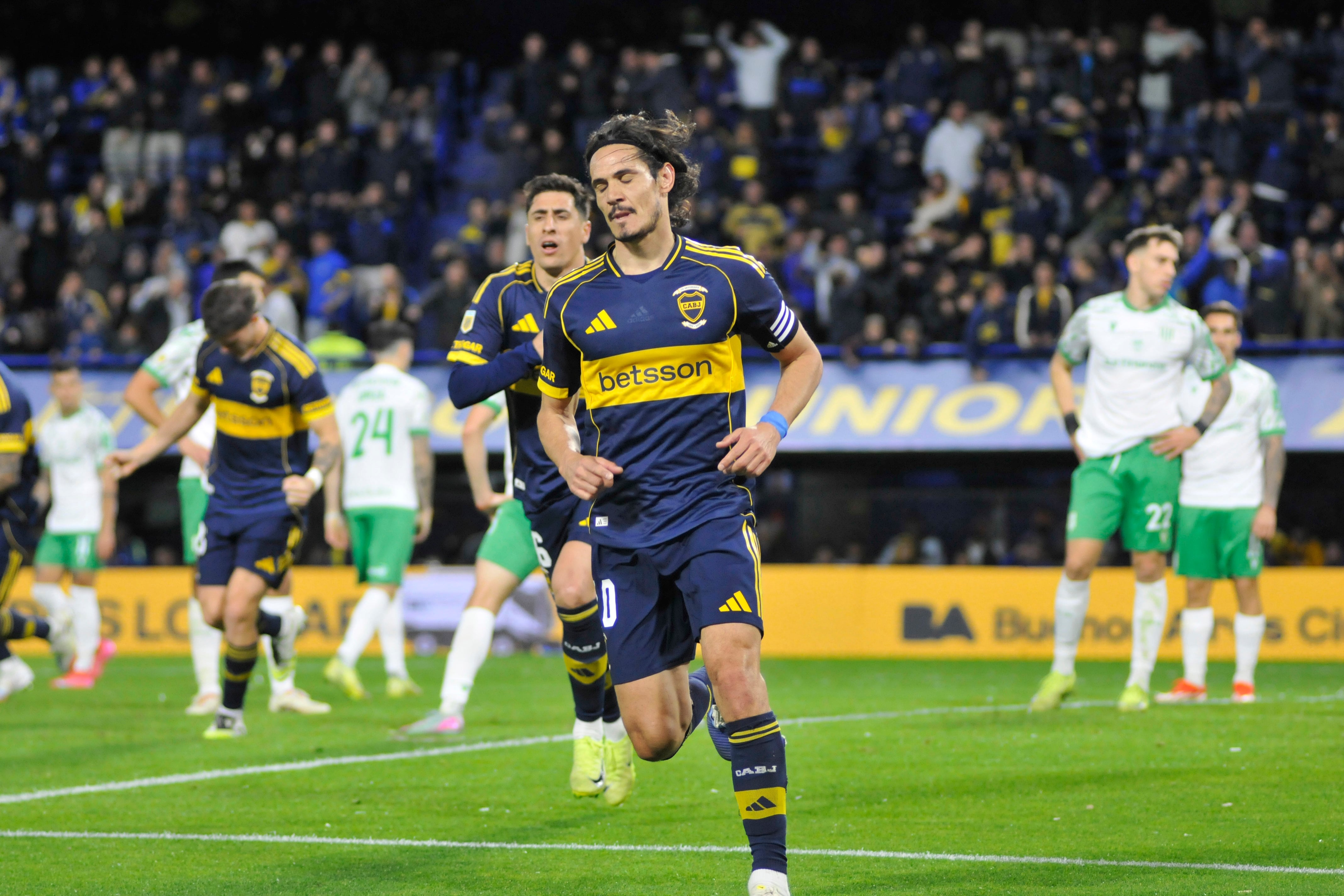 Edinson Cavani pudo volver a convertir ante Banfield