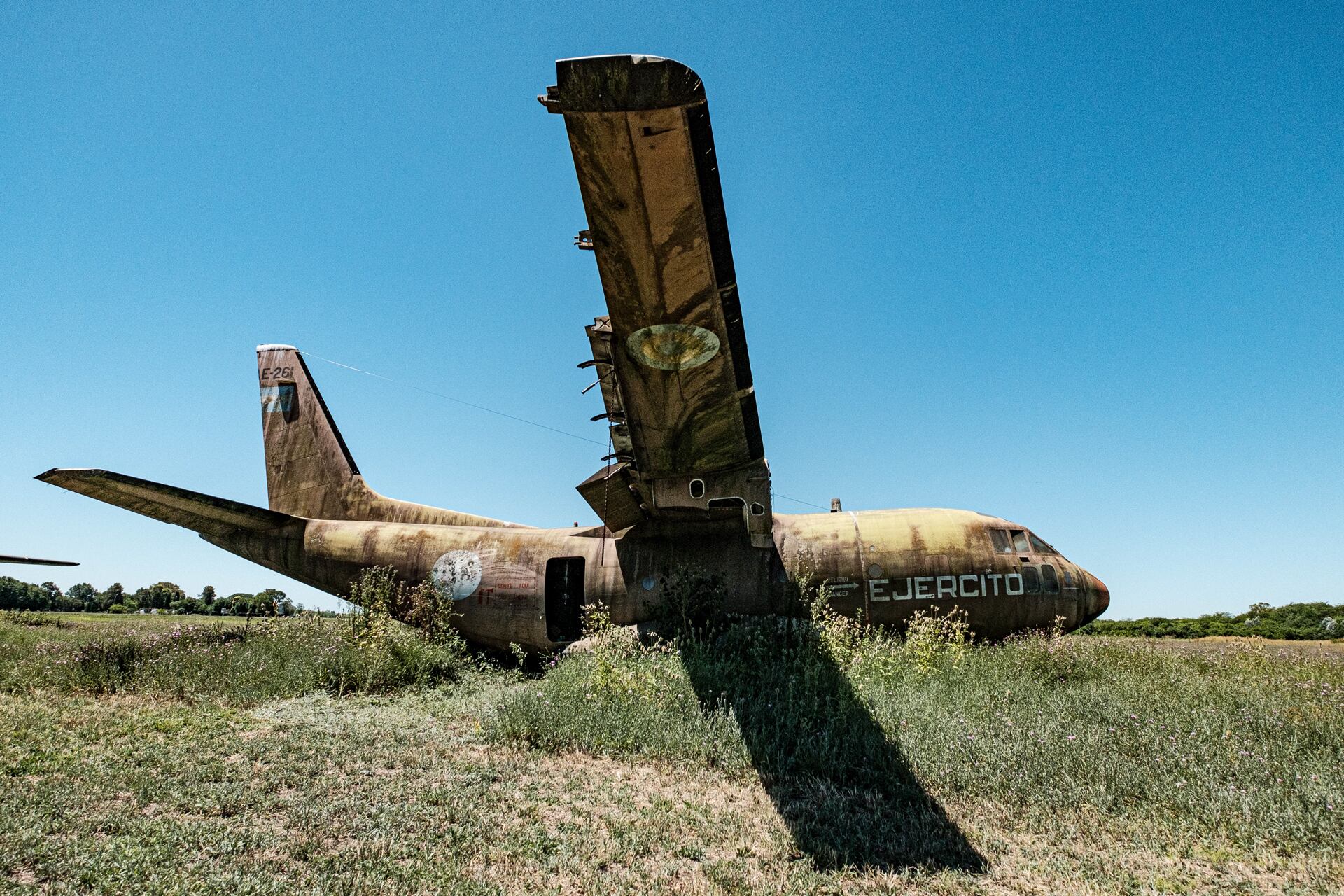Uno de los aviones que aún permanecen en el Batallón de Aviación 601 del Ejército Argentino.
