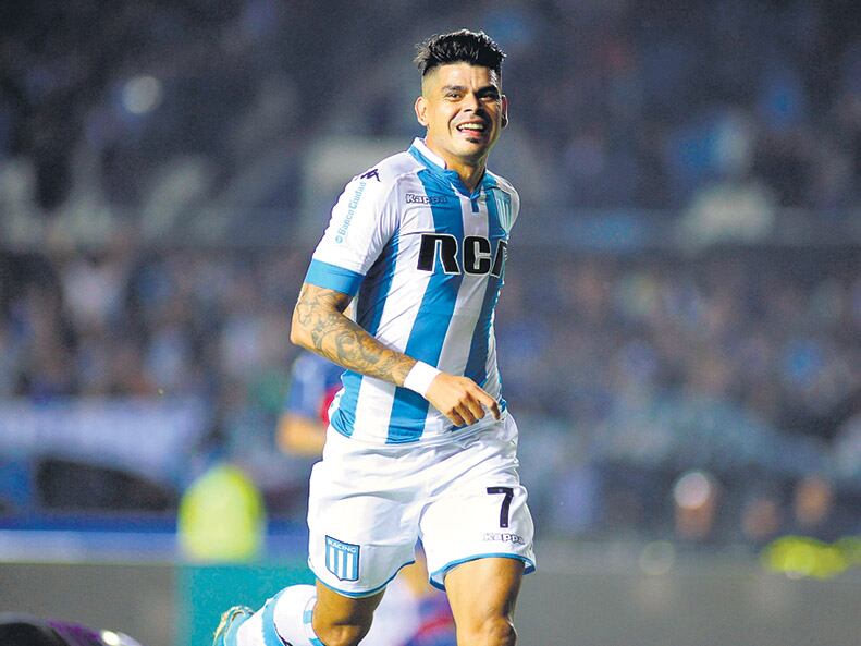 Bou abrió el camino a la victoria y luego selló su faena con un gol de penal.