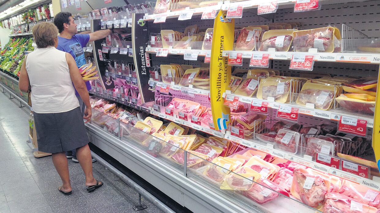 “La inflación en mi gobierno no va a ser un problema”, había prometido Mauricio Macri. En febrero, alimentos y bebidas subieron 2,2.