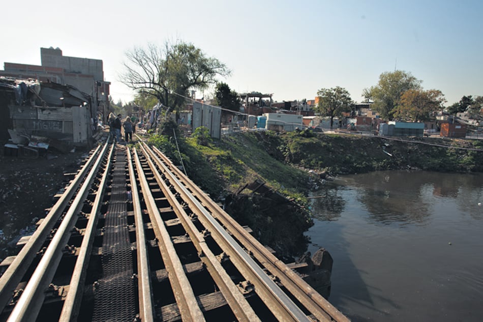 “El agua así no se puede tomar”, aseguró la técnica que la evaluó.