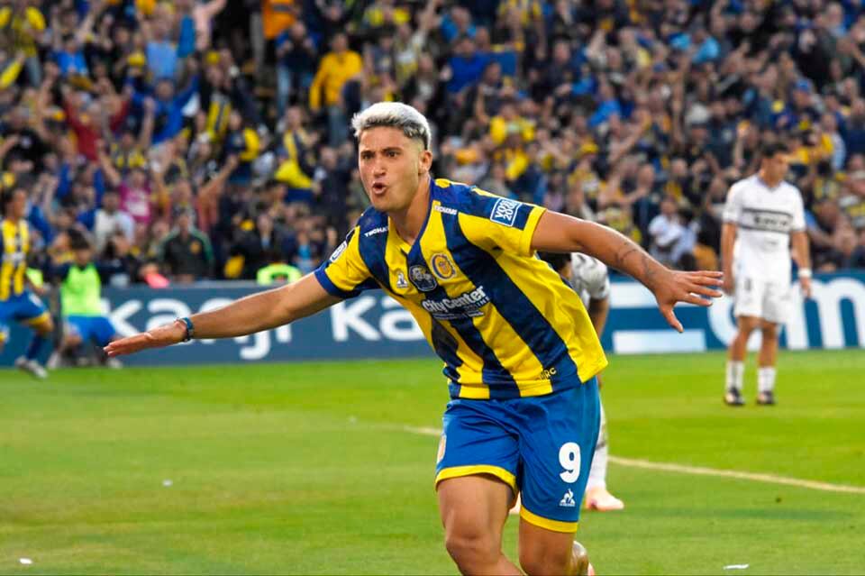 Veliz se impuso en la única pelota que disputó en el área y marcó el gol del triunfo.