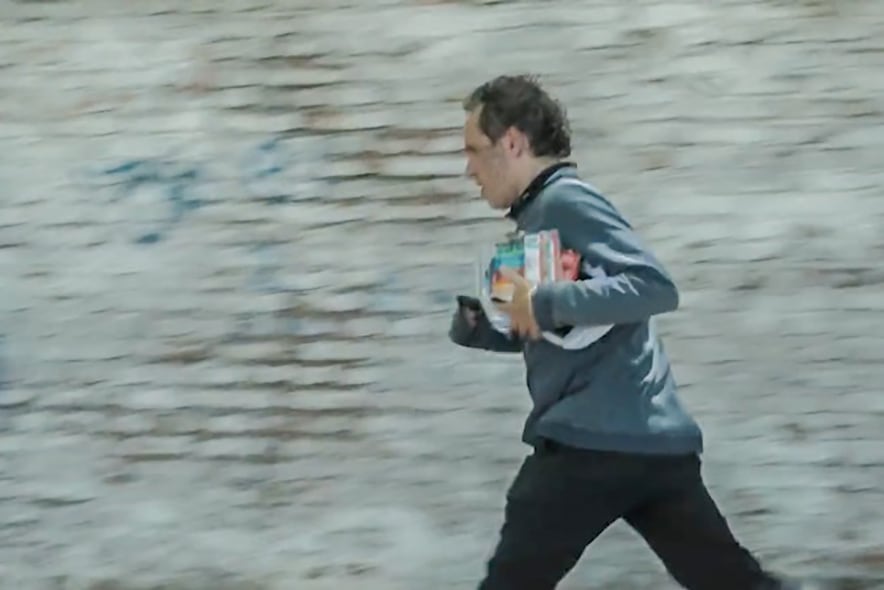 Fotograma de The urgency of death. 