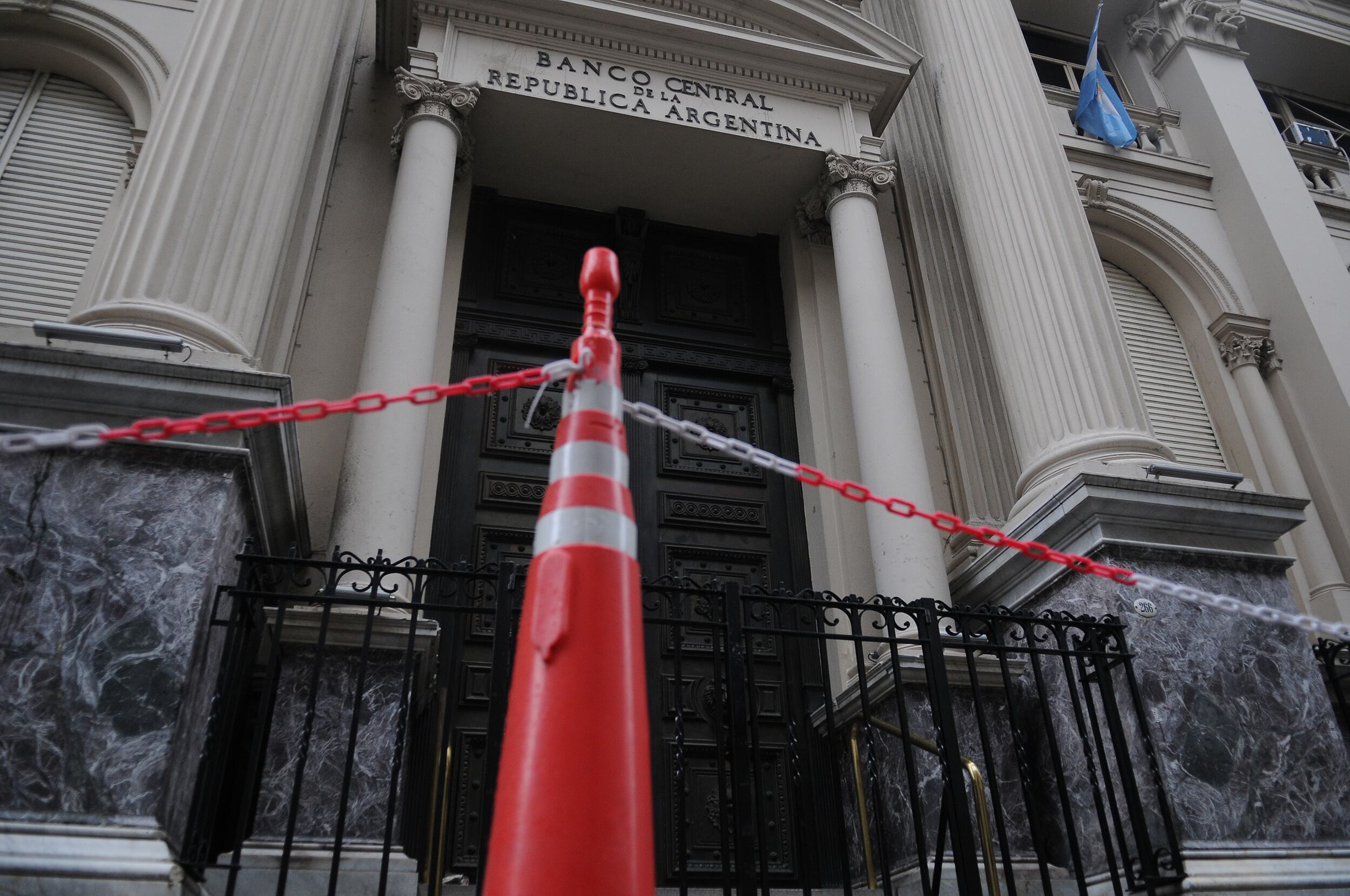 "La liberalización del mercado cambiario provoca una gran volatilidad en el tipo de cambio".