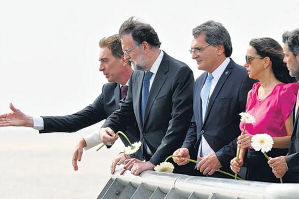 Rajoy, en el Parque de la Memoria, durante un homenaje a víctimas españolas del terrorismo de Estado.