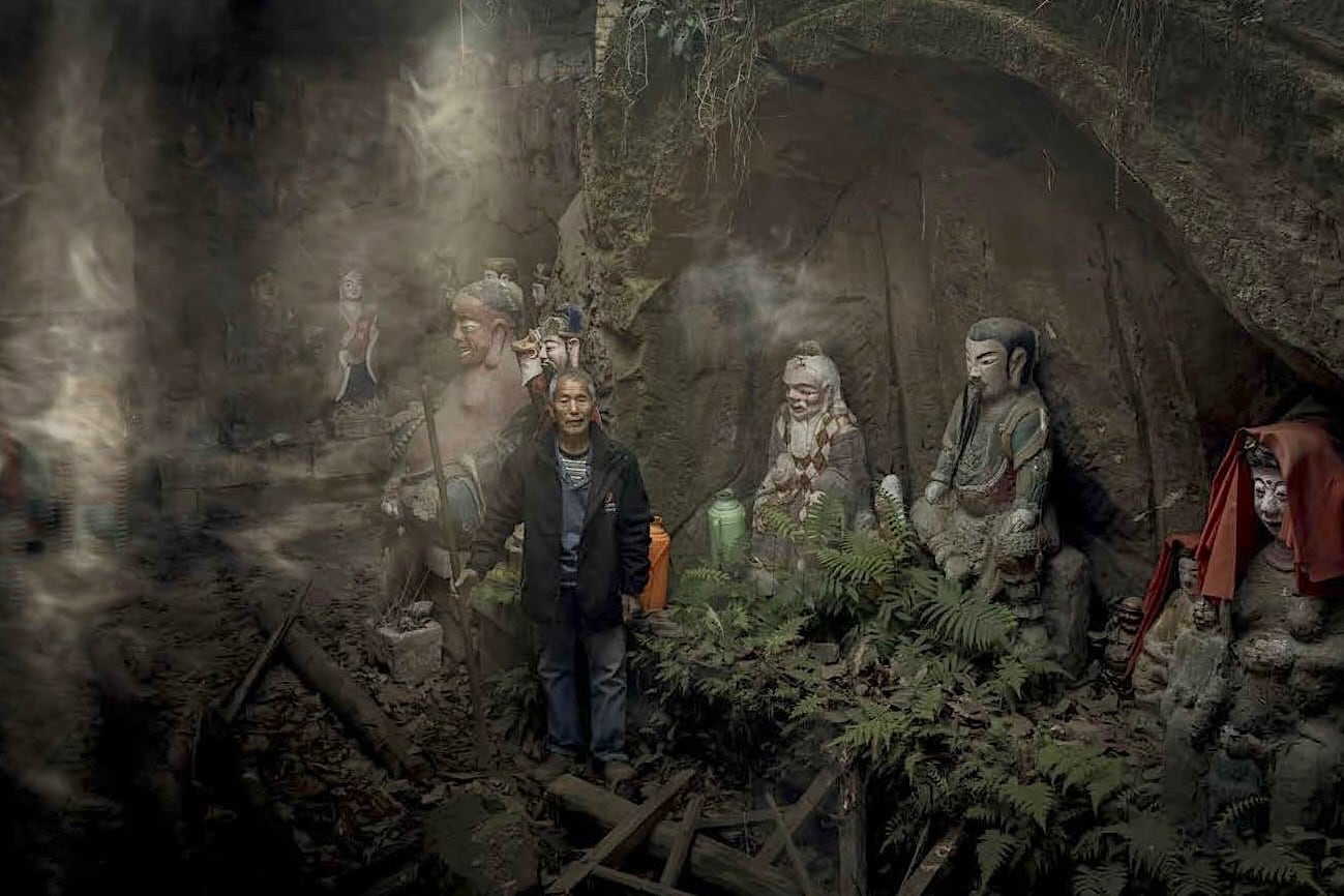 Una de las Fotografía de Dai Xiaobing exhibidas en la muestra. Abajo: Otra foto de Dai Xiaobing que integra la exposición.