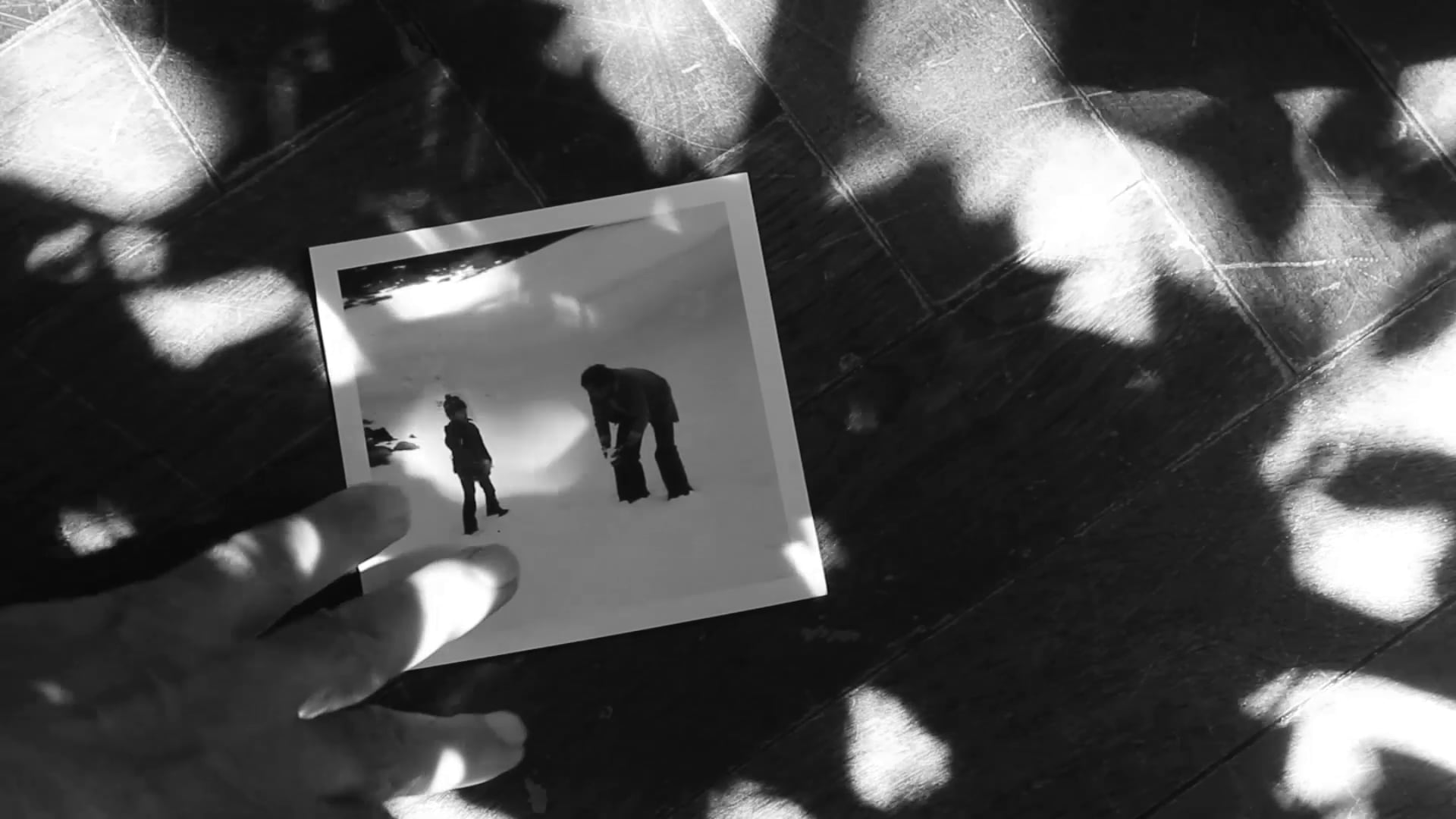 Habegger juega con luces y sombras, brillos y reflejos.