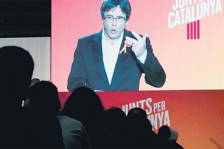 El destituido presidente Puigdemont es candidato para los comicios anticipados en Cataluña.