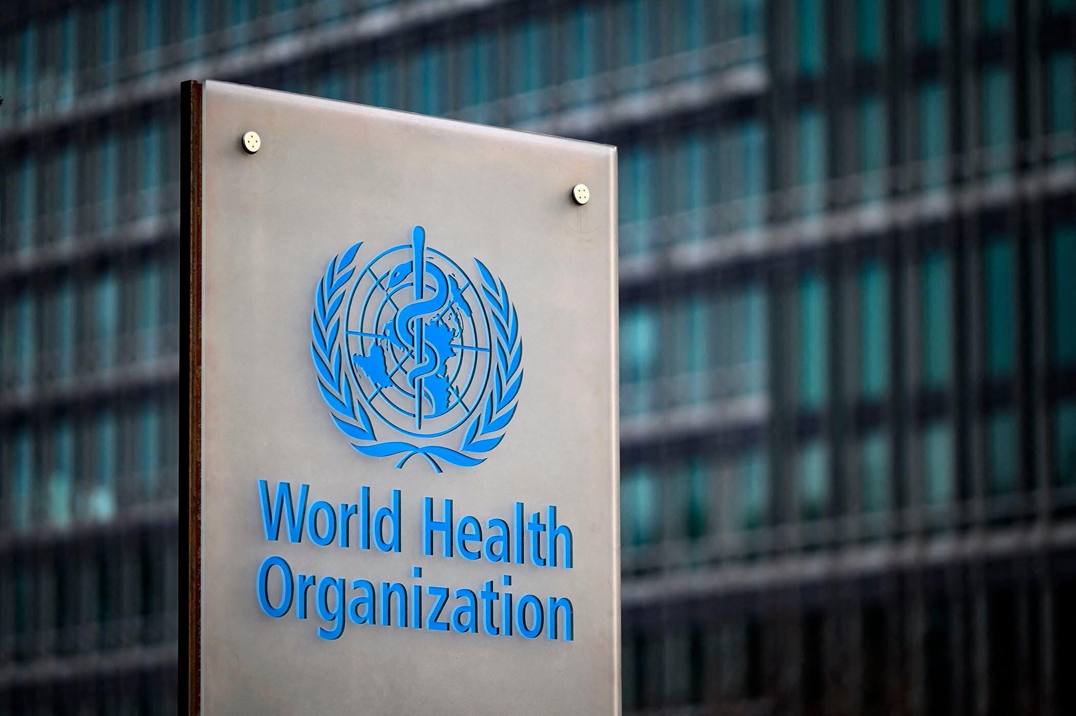 Milei quiere irse de la OMS.