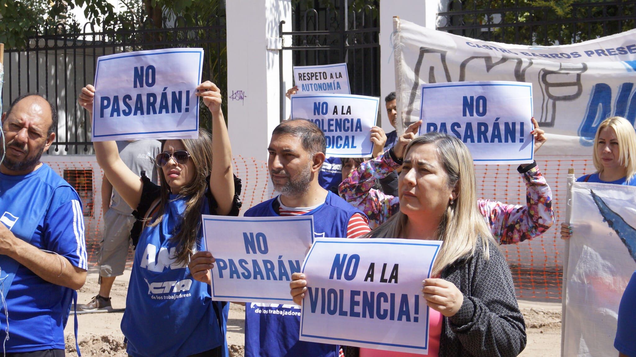 En la mañama del domingo, AMP brindó una conferencia de prensa. 