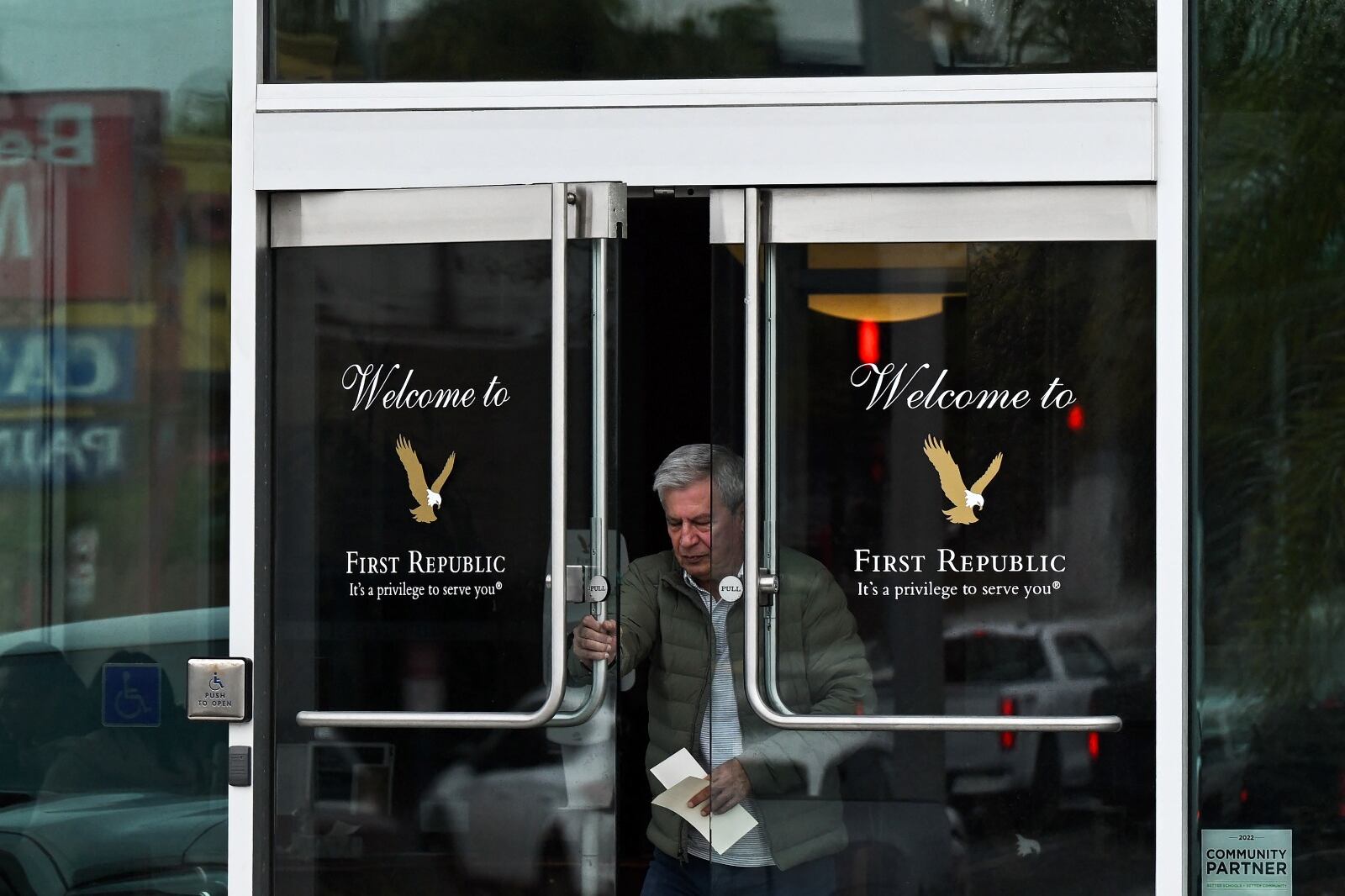 Un grupo de bancos líderes salió al rescate del First Republica.