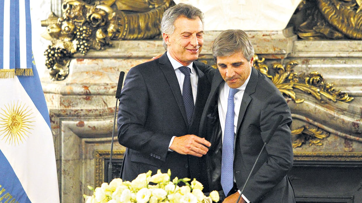 Luis Caputo, ministro de Finanzas. Su conducta “configuraría el delito de negociaciones incompatibles con el ejercicio de la función pública”.