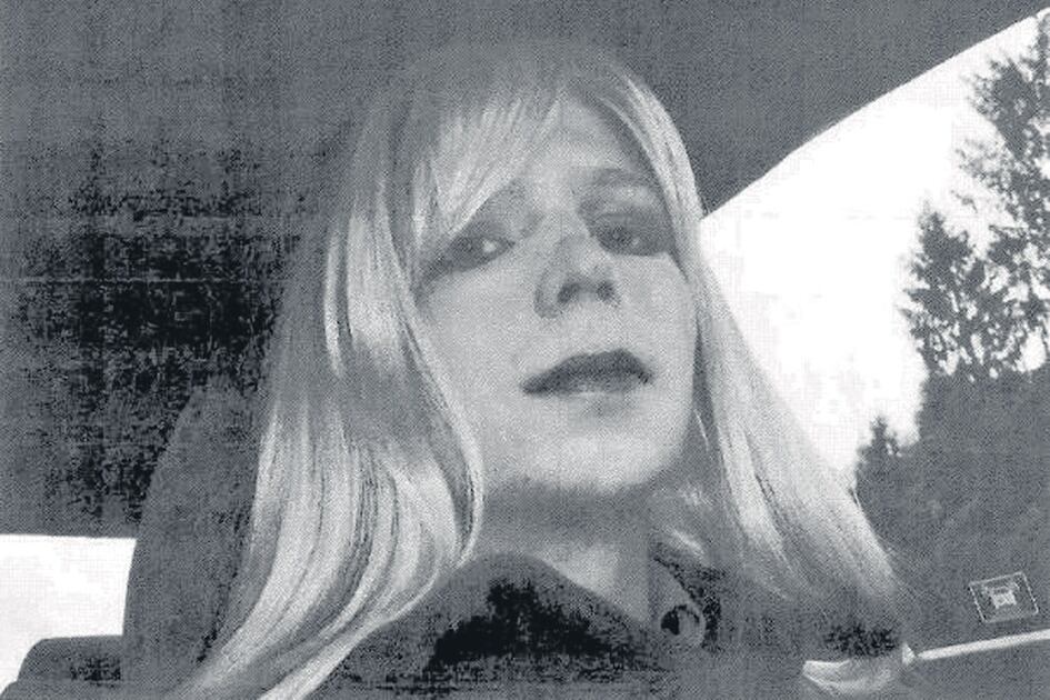 Manning declaró que desde la niñez se había sentido una mujer; hizo un tratamiento en prisión.