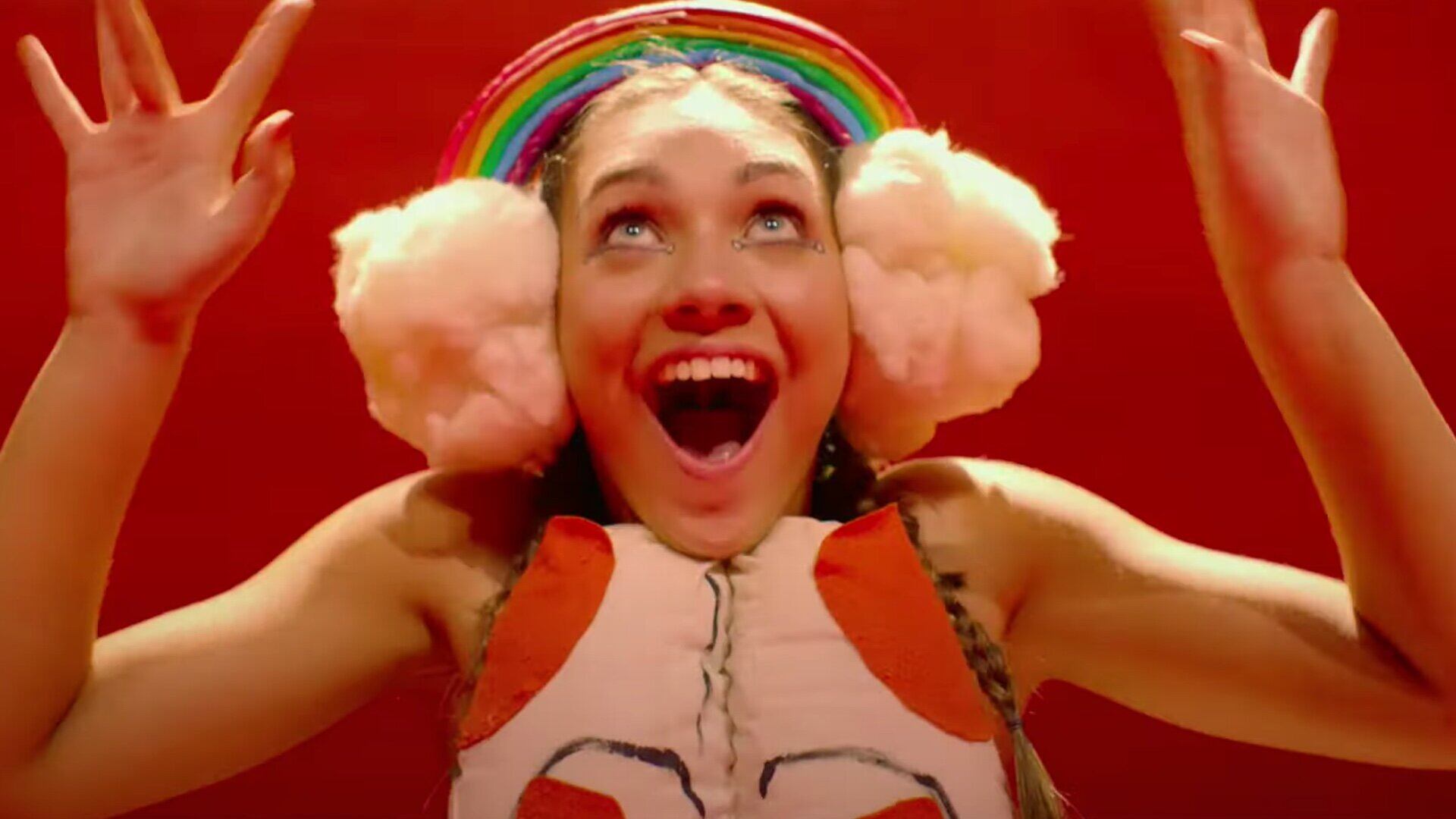 Maddie Ziegler interpreta a una chica autista llamada Music.