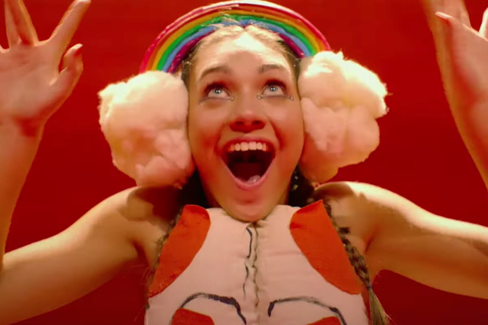 Maddie Ziegler interpreta a una chica autista llamada Music.