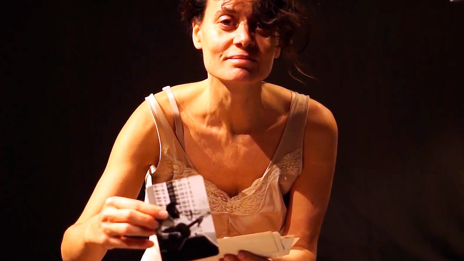 Paulina Tovo sintió la necesidad de acercar sus herramientas a las personas refugiadas.