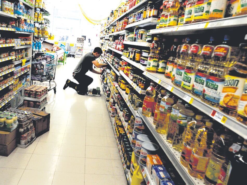 Los comercios atribuyen las caídas al menor poder adquisitivo.