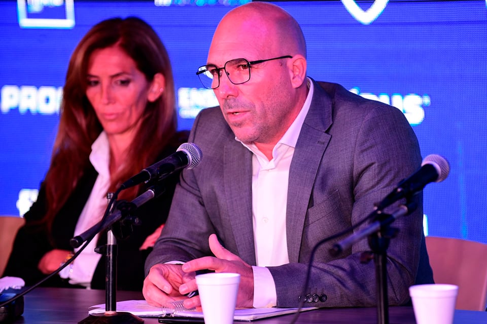 Belloso y Carolina Cristinziano, responsables del club.