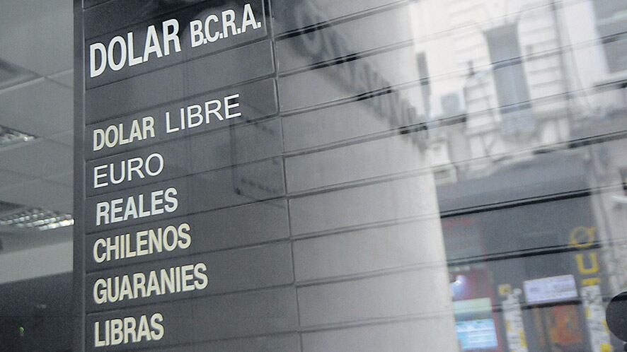 “Muchas carteras dolarizadas vuelven a los pesos, pero va todo al mercado especulativo.”