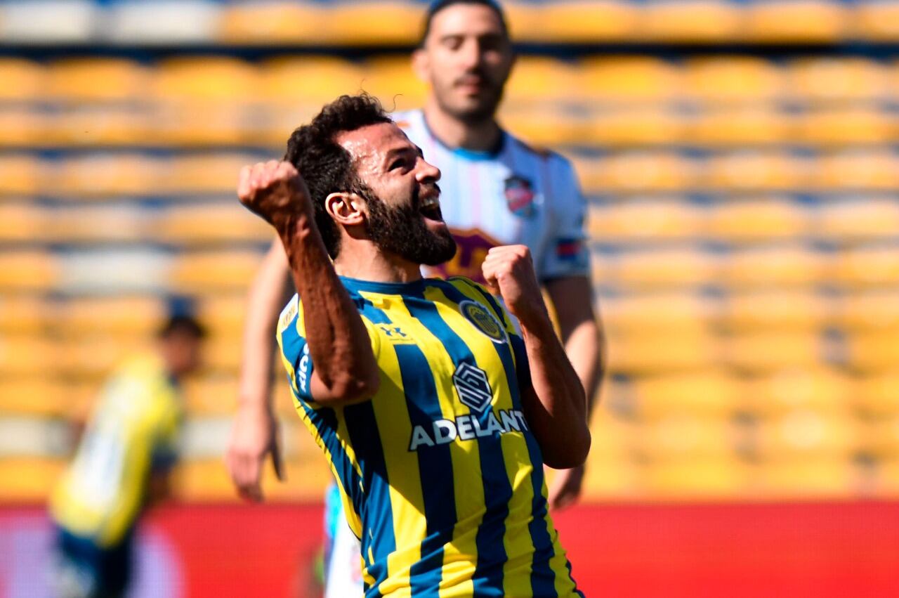 Gamba se desempeñó hasta este lunes como atacante de Rosario Central