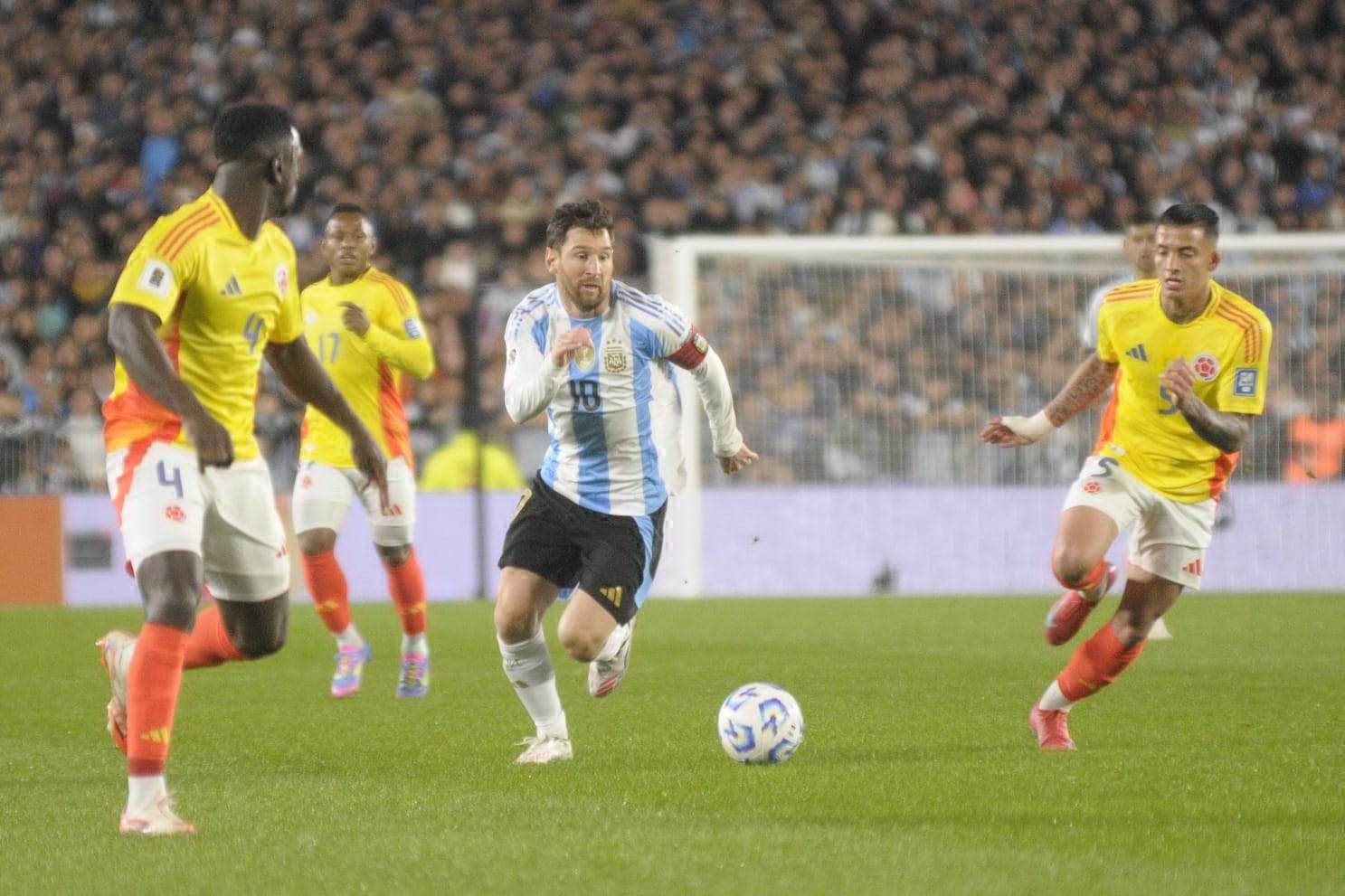 Lionel Messi, volvió a ser titular frente a Colombia.