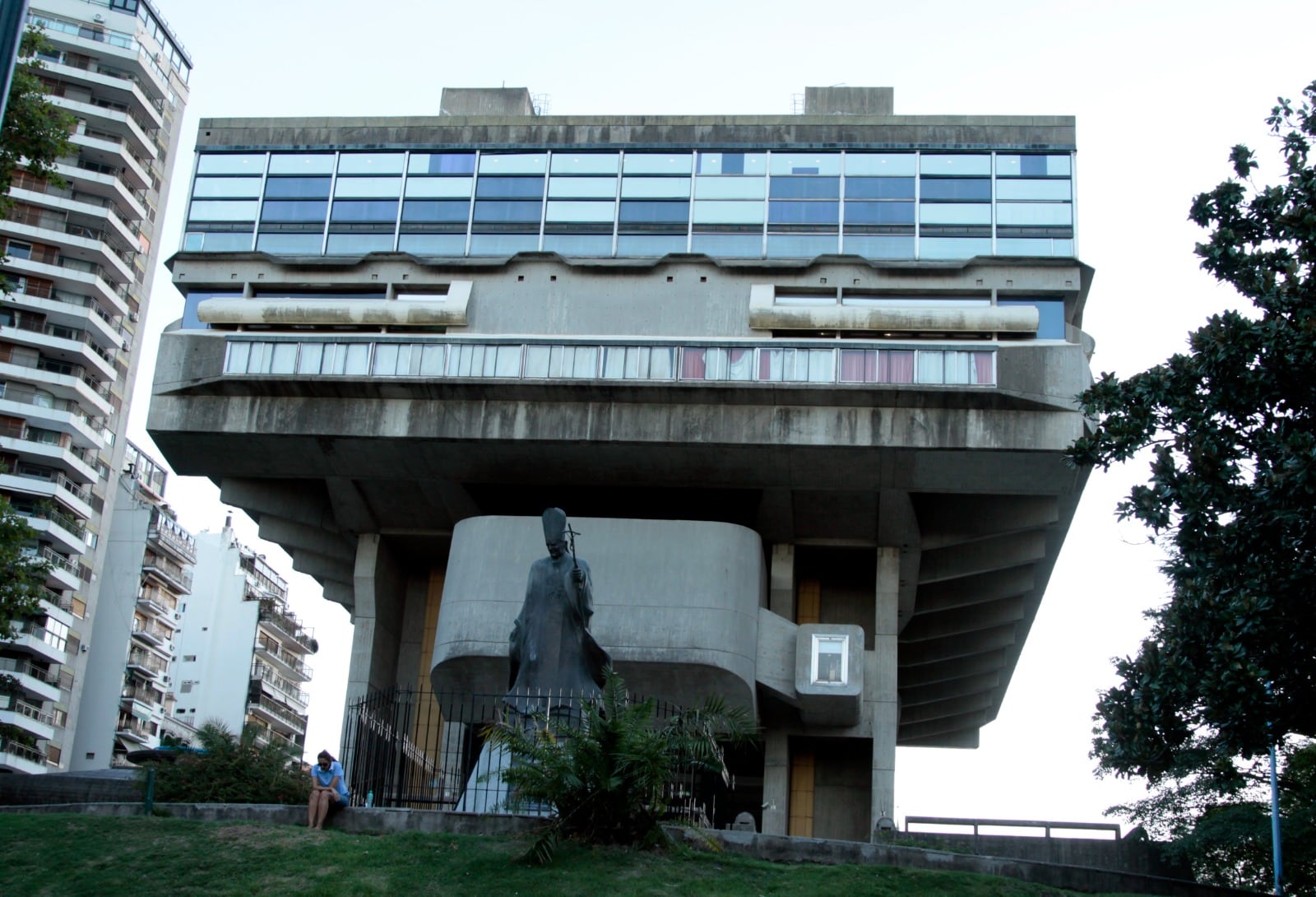 La Biblioteca Nacional Mariano Moreno tenía 915 empleados antes de los despidos.