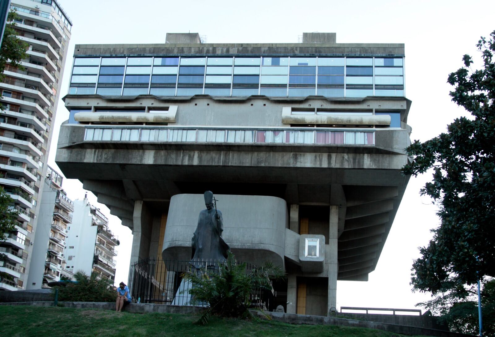 La Biblioteca Nacional Mariano Moreno tenía 915 empleados antes de los despidos.