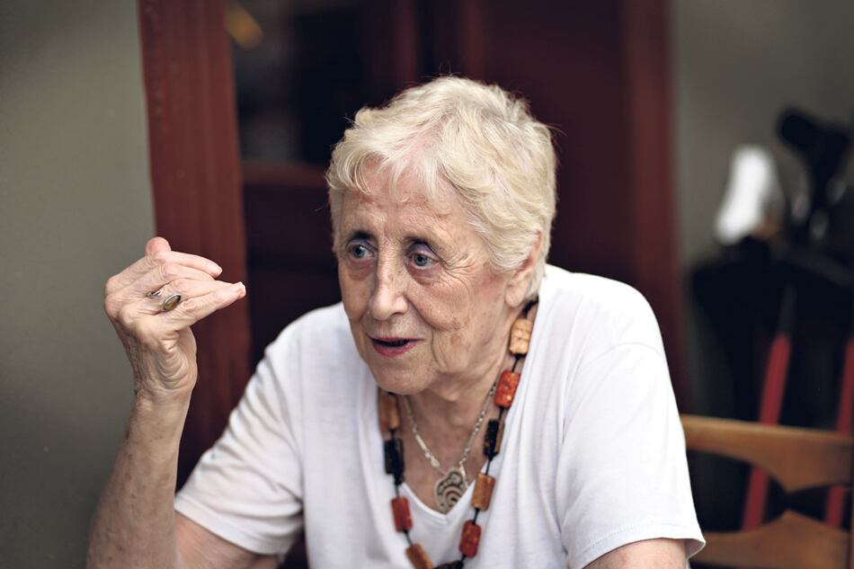 “Las mujeres tuvieron un papel fundamental en las rebeliones antineoliberales en América latina”, afirma Stella Calloni.