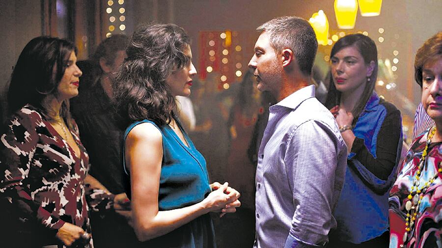 Verónica (Julieta Díaz) y Pedro (Adrián Suar)