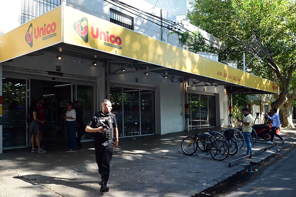 El supermercado baleado de la familia Roccuzzo.