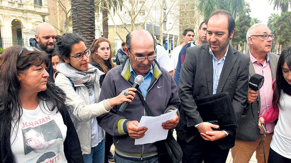 El padre de Franco Casco pidió la indagatoria de 31 policías y 5 civiles.
